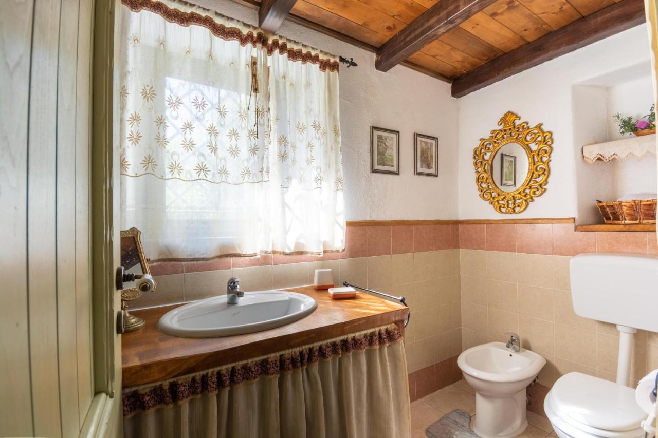 Villa Ferulas Oliena Exterior photo